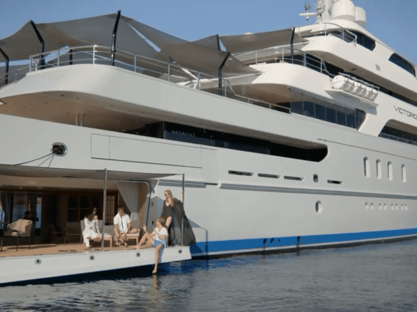 Motor yacht for sale Victorious